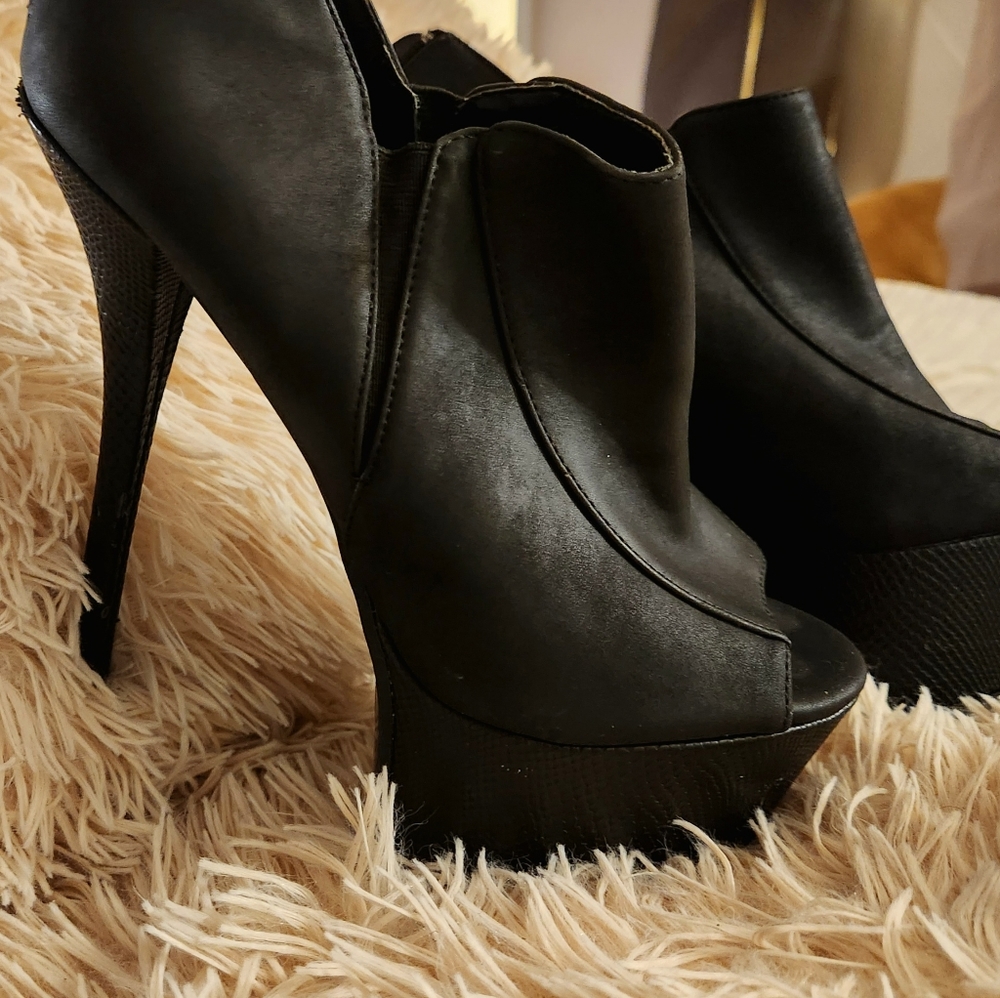 Sexy Black Shoes
